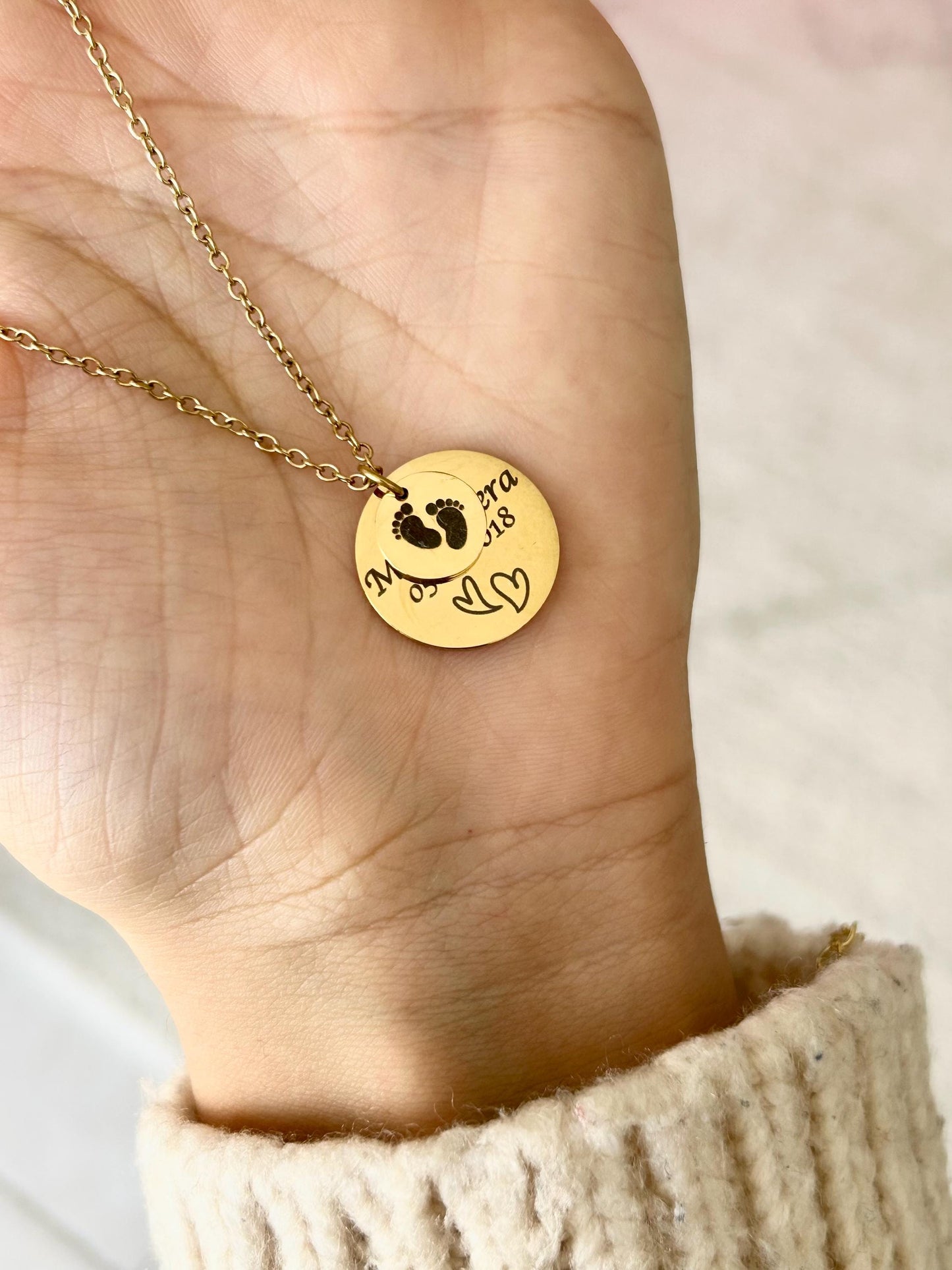 Collier personnalisé double médailles à graver, collier maman, collier disque personnalisé, collier petit pied, cadeau fête des mères