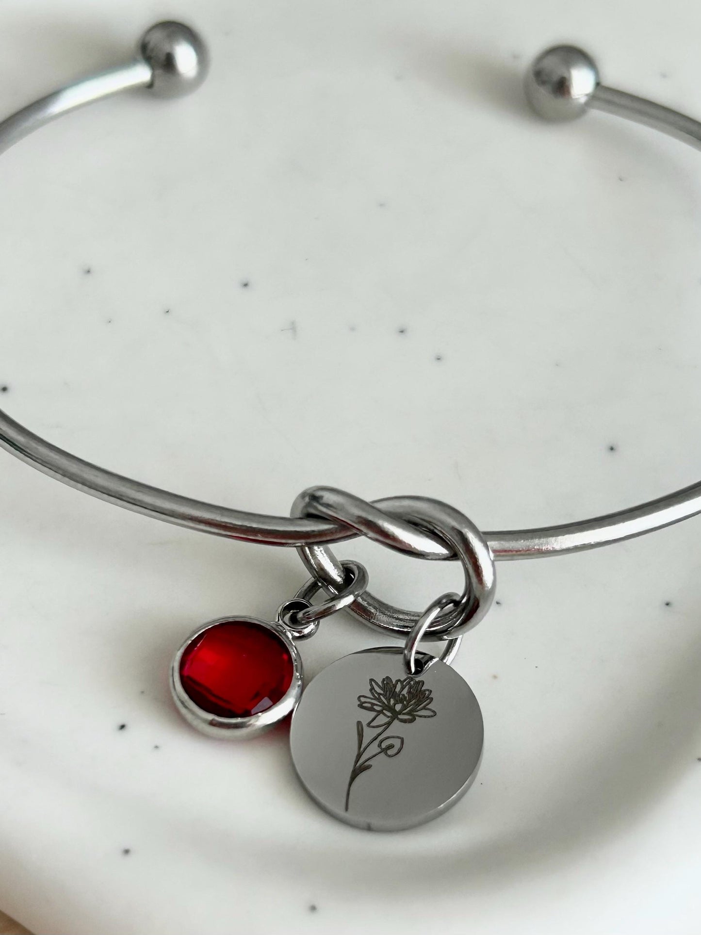 Bracelet jonc floral pierre de naissance, bracelet fleur de naissance, bracelet personnalisé maman, cadeau marraine, cadeau fête des mères