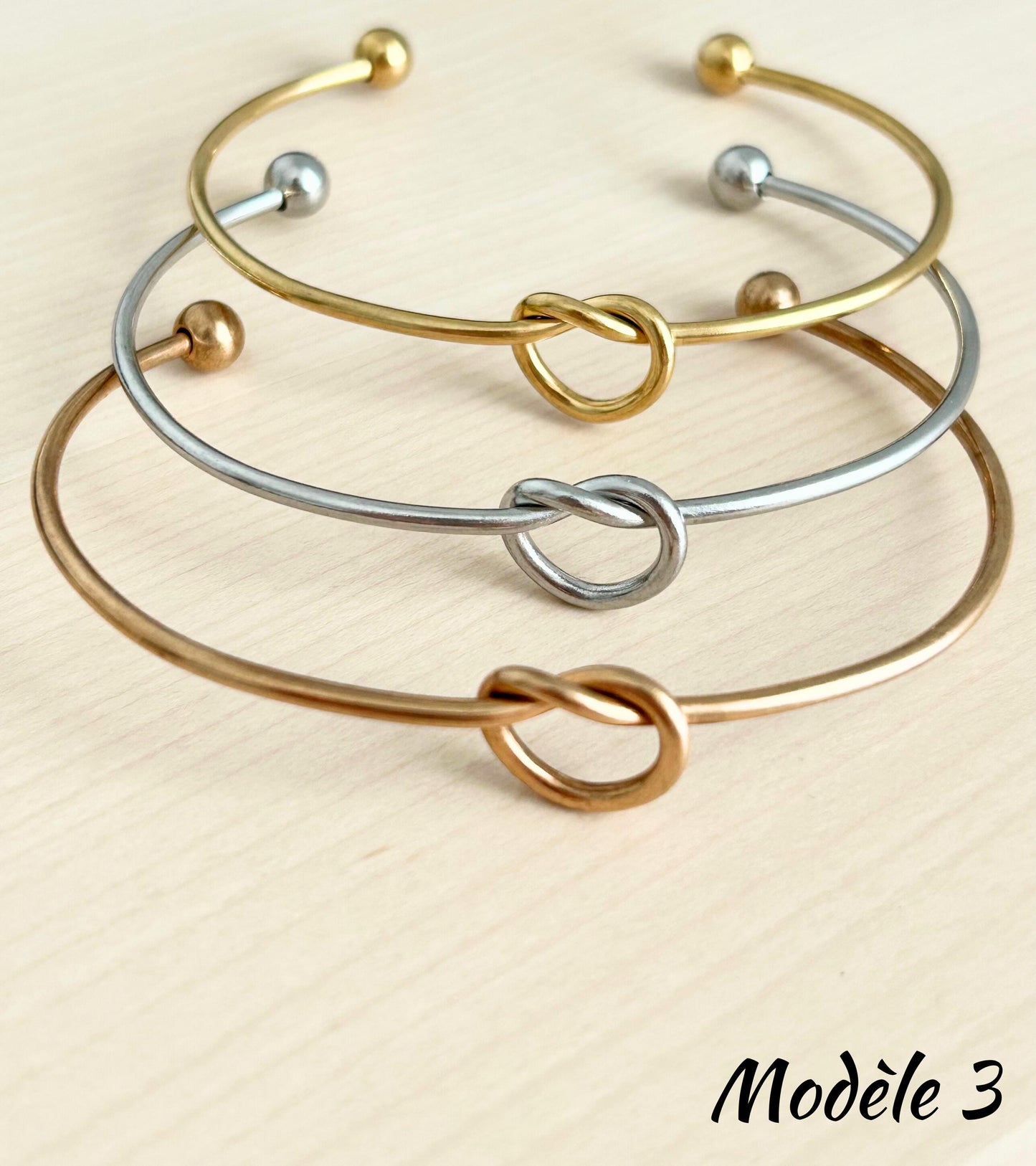 Bracelet jonc zodiaque avec pierre de naissance, bracelet jonc personnalisé, bracelet zodiaque personnalisé, cadeau fête des mères