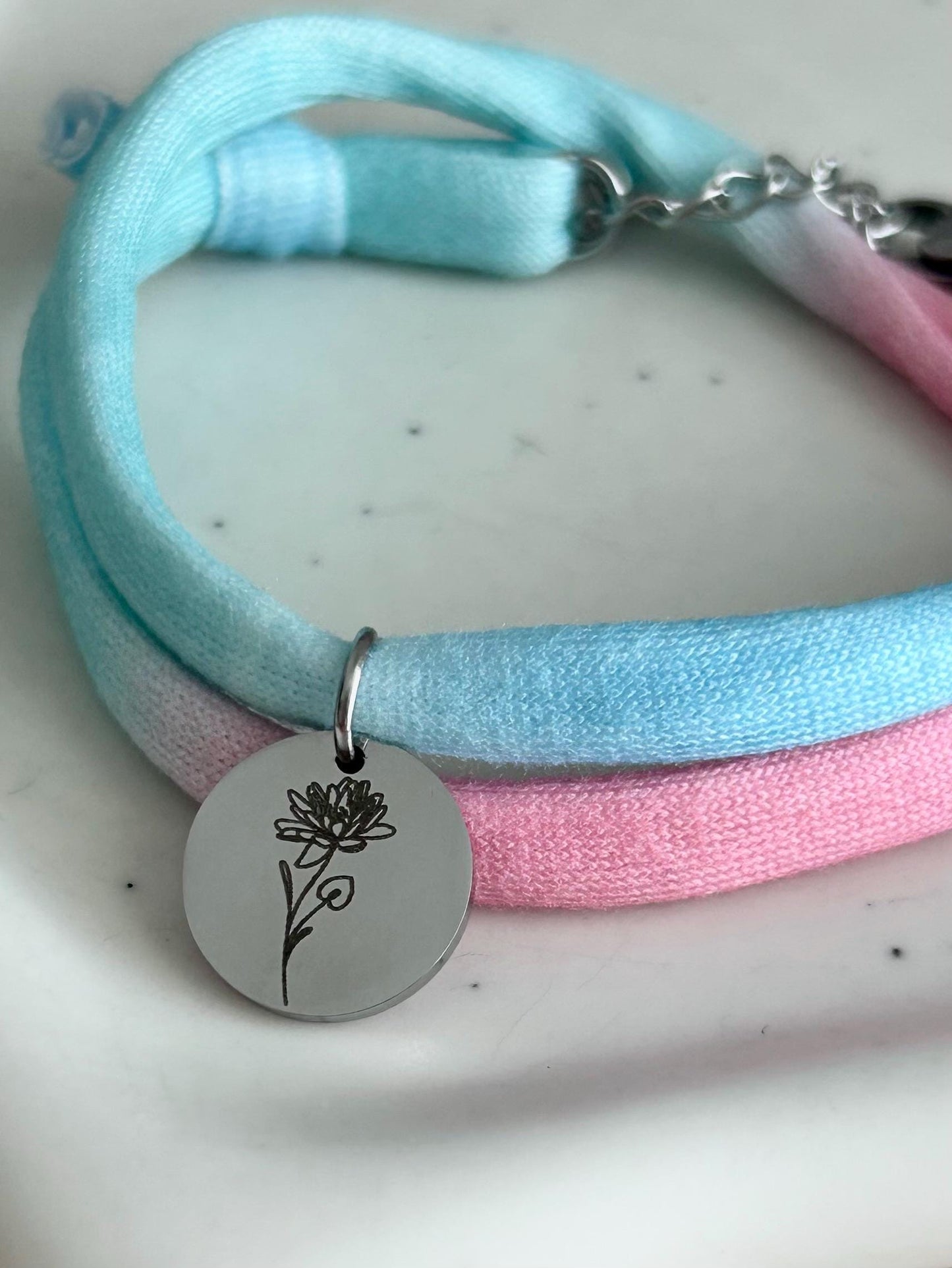 Bracelet floral personnalisé en corde, bracelet personnalisé avec fleur de naissance, cadeau naissance, sœur de cœur, fête des mères