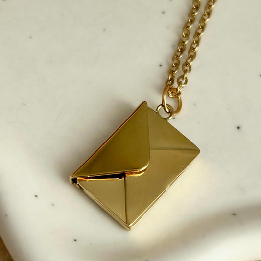 Collier enveloppe personnalisé, collier lettre d'amour, collier couple gravure en acier inoxydable, collier message secret personnalisé