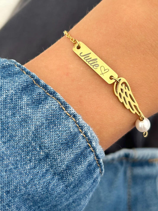 Bracelet personnalisé pendentif ailes d'ange, bijoux ailes d'ange, bracelet barre gravure, bracelet mémorable, breloque aile d'ange