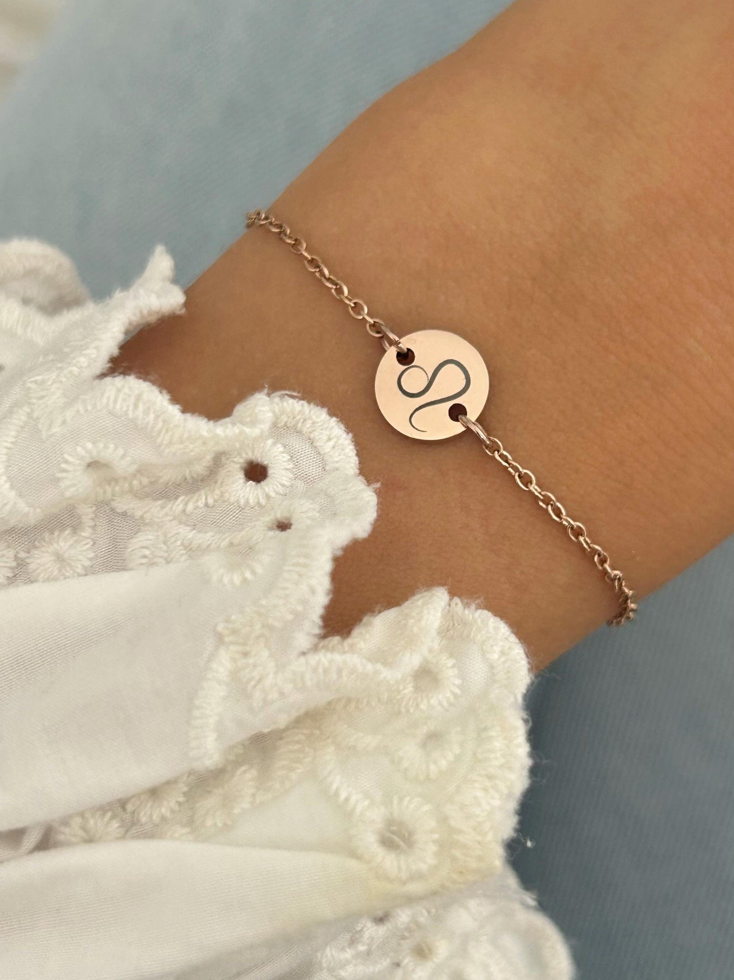 Bracelet minimaliste femme personnalisé, bracelet breloque et pierre de naissance, cadeau pour des amis, anniversaire, bridal party, evfj