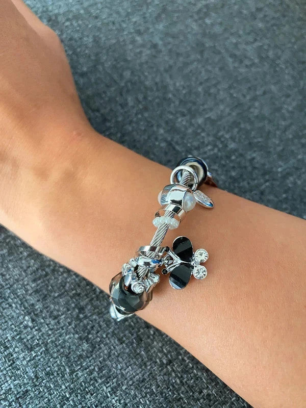 Bracelet à breloques en acier inoxydable, bracelet minimaliste avec le motif papillon