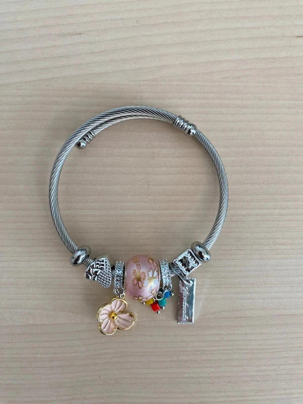 Bracelet à breloques en acier inoxydable, bracelet minimaliste avec le motif fleur