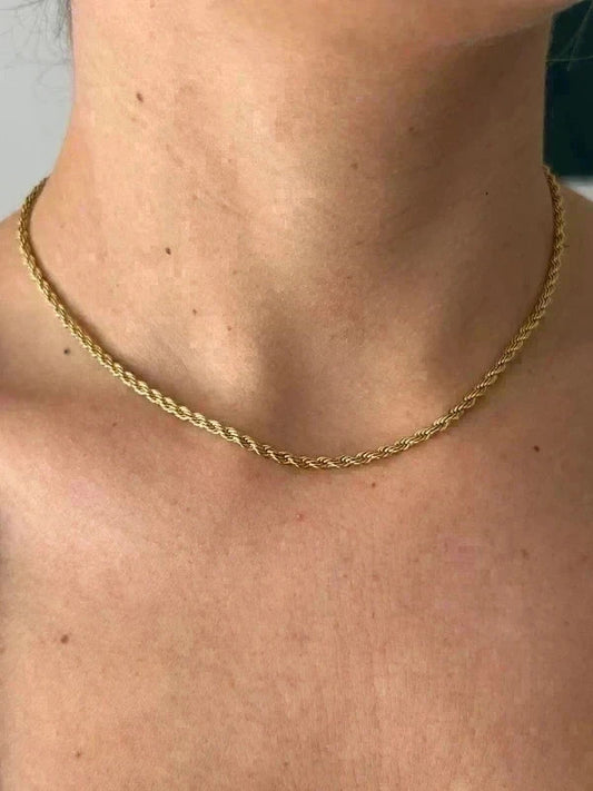 Collier chaîne torsadée, collier délicat torsadé, collier femme de tous les jours