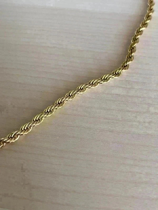 Collier chaîne torsadée, collier délicat torsadé, collier femme de tous les jours