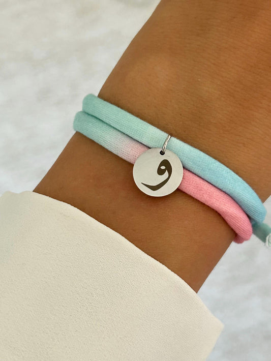 Bracelet personnalisé en cordon liberty, bracelet personnalisé lettres arabes, bracelet lettre initiale, médaille à graver, fête des mères